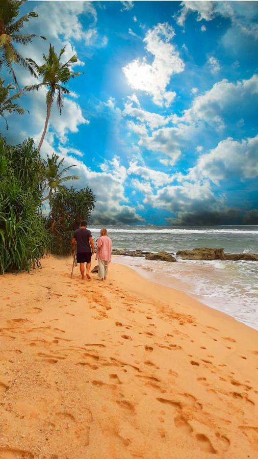 Akurala Beach Boutique Resort Екстер'єр фото