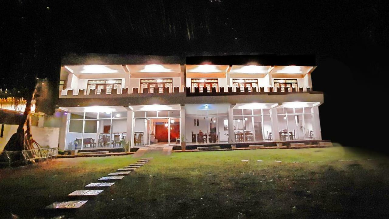Akurala Beach Boutique Resort Екстер'єр фото