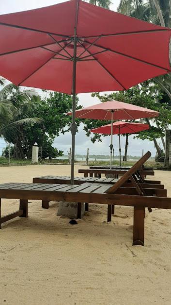 Akurala Beach Boutique Resort Екстер'єр фото